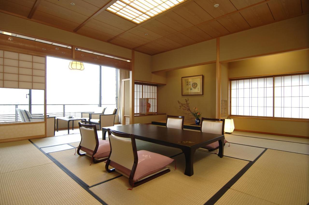 Hotel Wakamizu Takarazuka Quarto foto